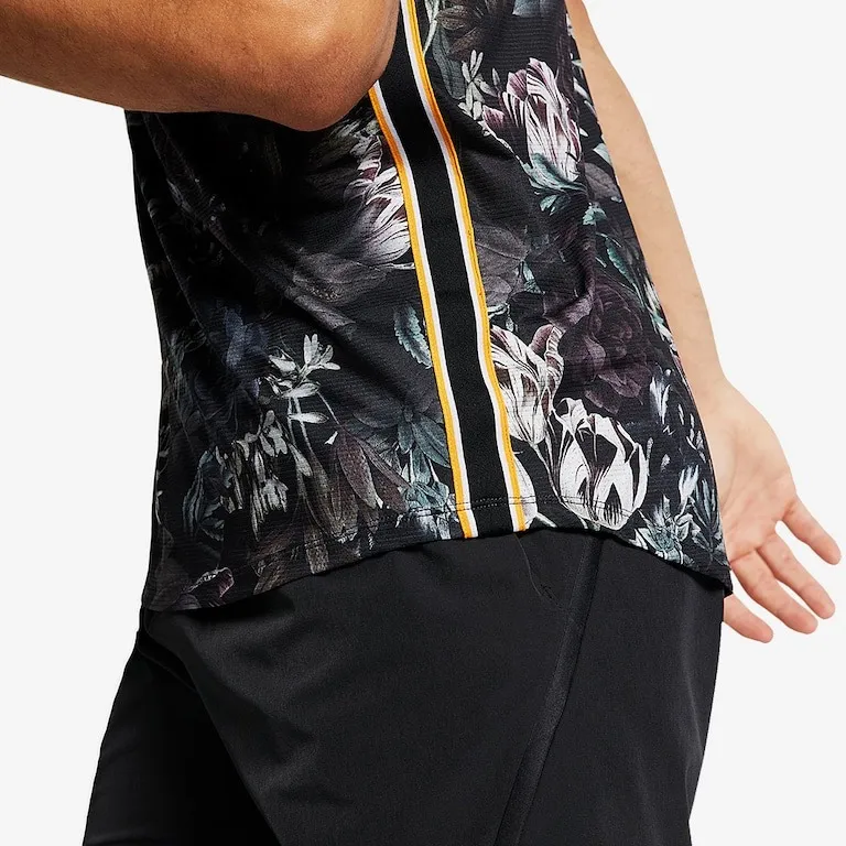 remera nike floreada