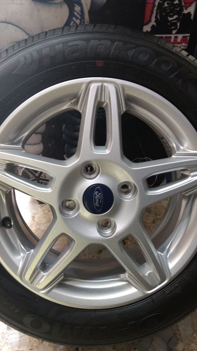 Rines De Ford Fiesta R15 Linea Nueva 8,000.00 en Mercado Libre