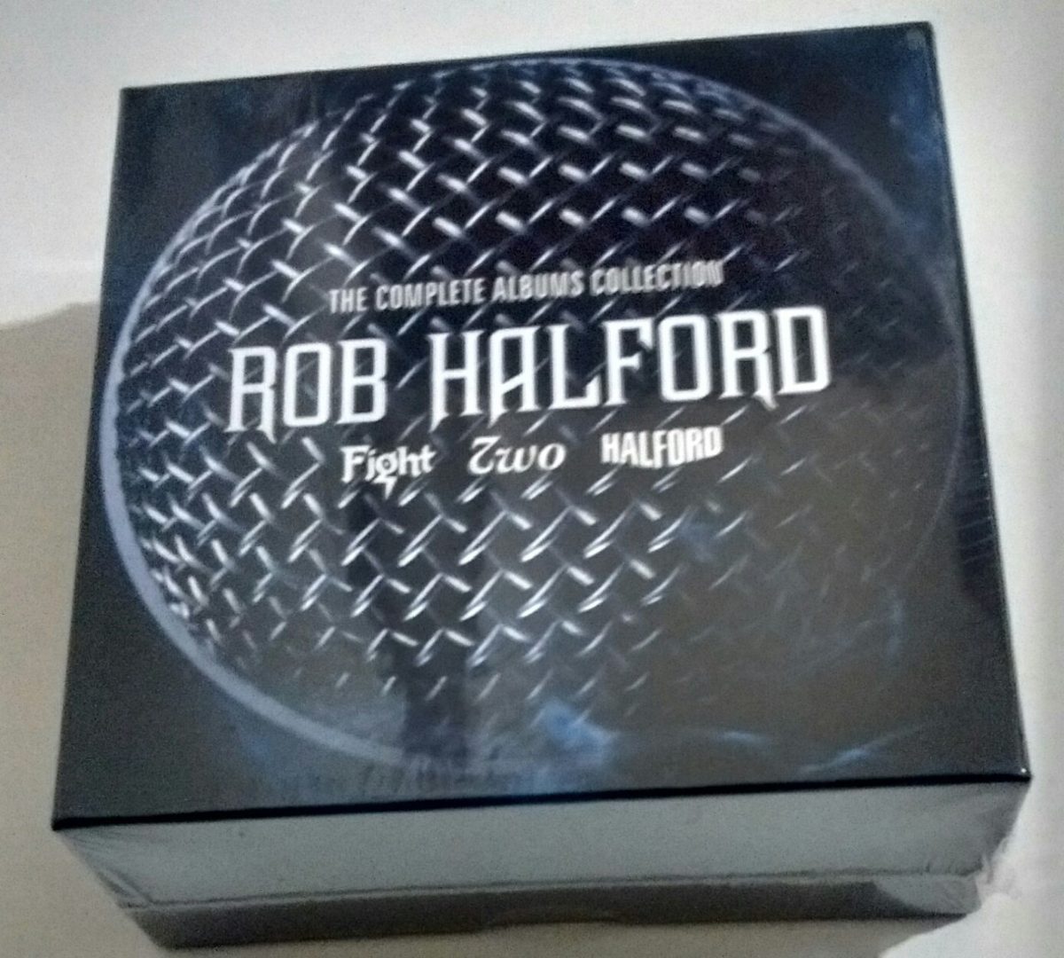 Qu'écoutez-vous en ce moment ? Rob-halford-the-complete-albums-collection-box-set-D_NQ_NP_912879-MLB25652972983_062017-F