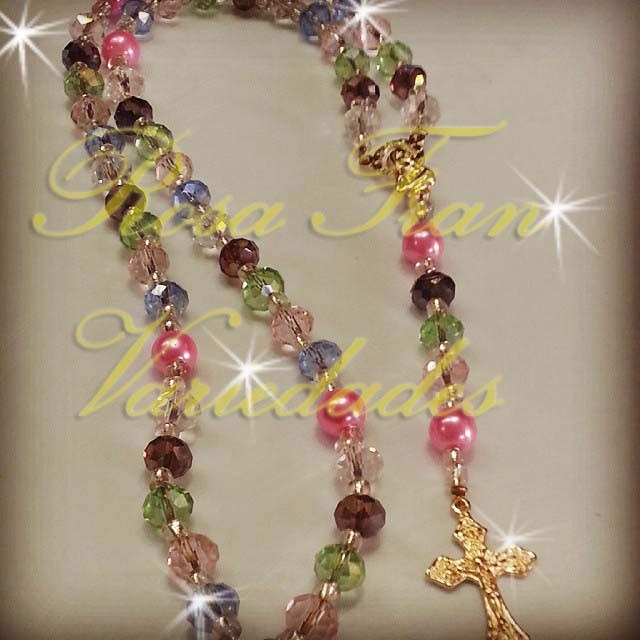 rosario,collar bisutería. cristal,perla. recuerdos comunión