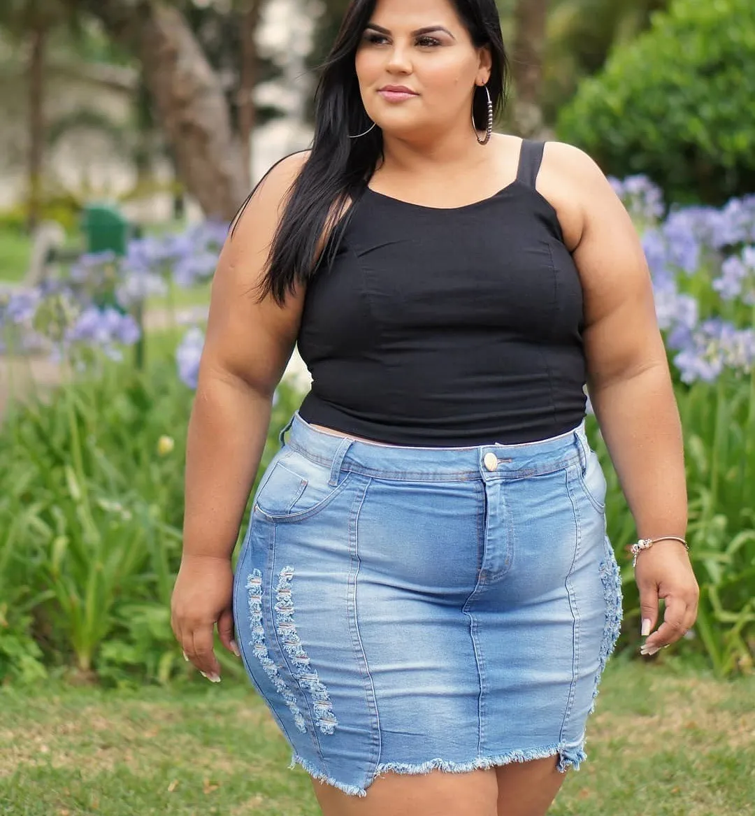 saia jeans curta plus size