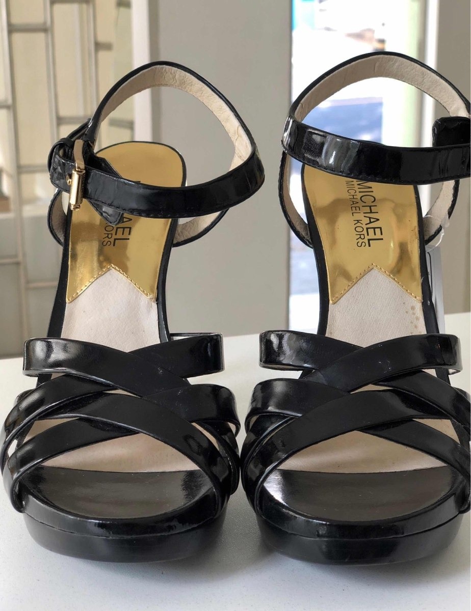 Sandália Preta Em Verniz Michael Kors N.35 - R$ 220,00 em Mercado Livre