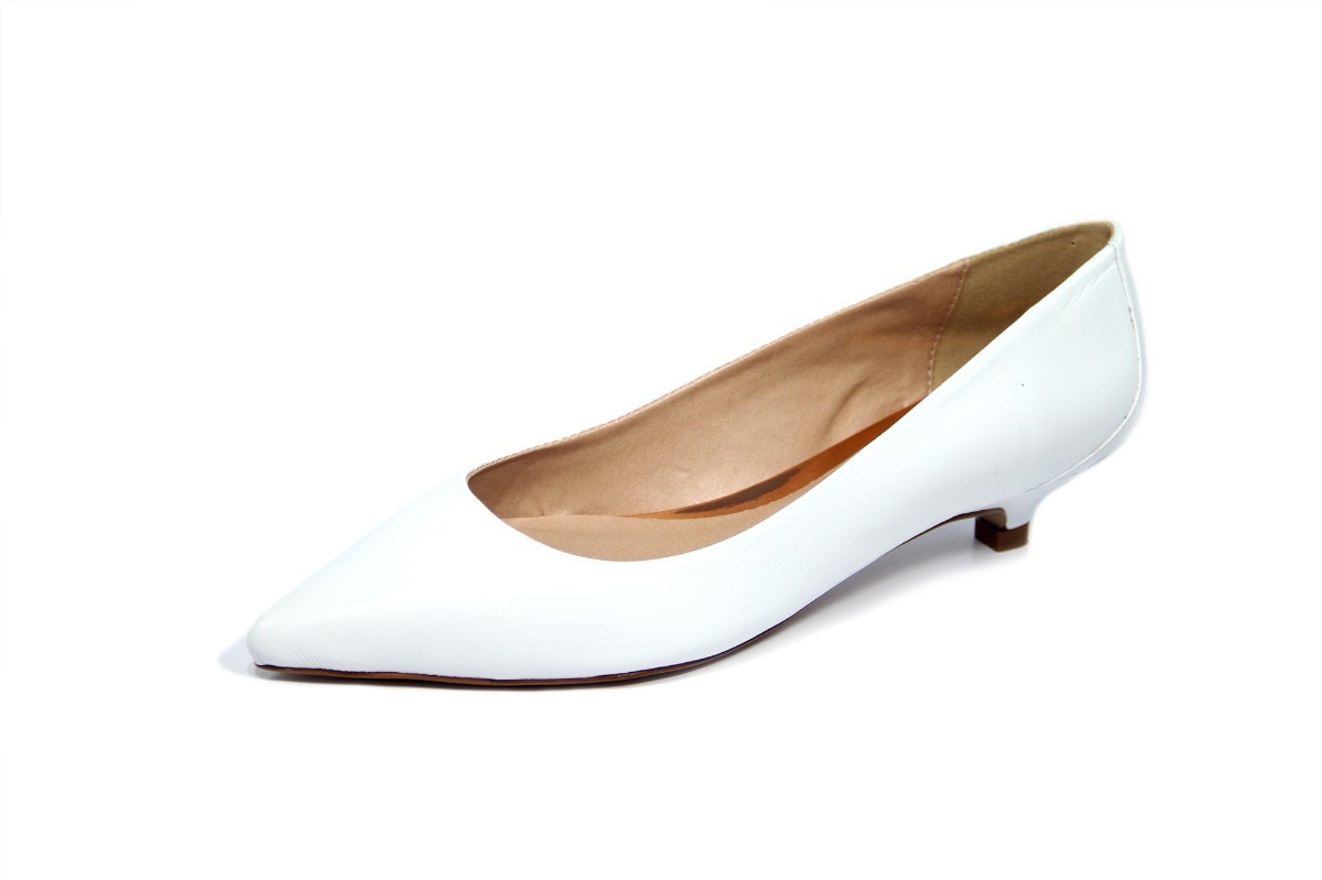 sapato branco bico fino feminino