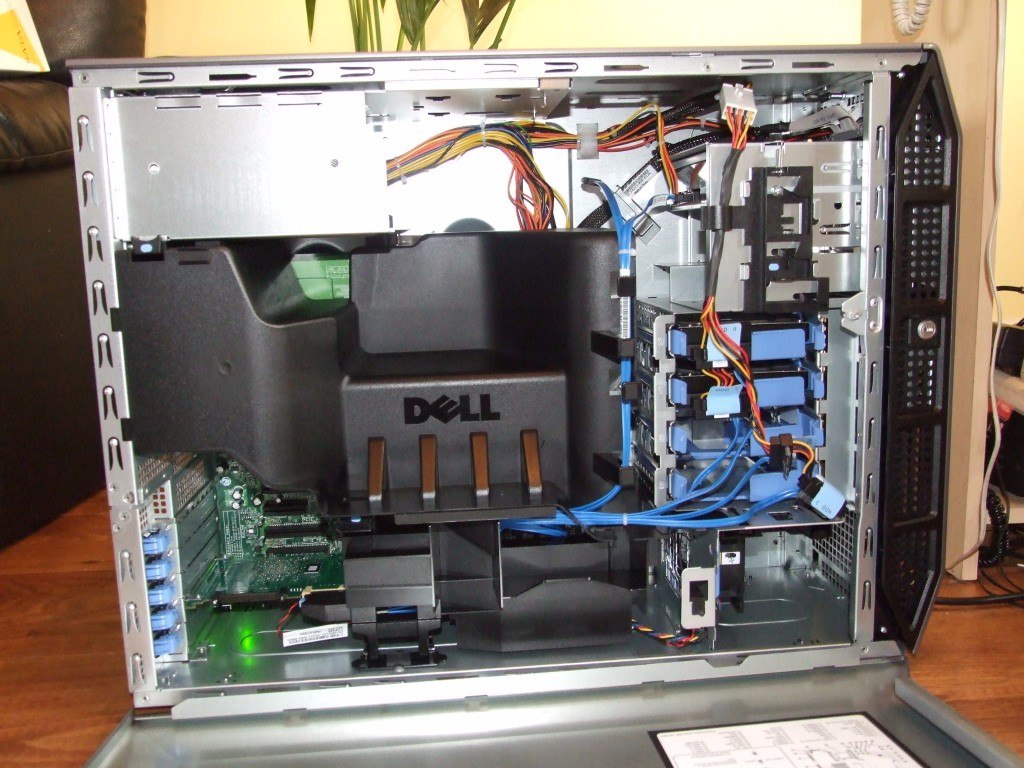 Servidor Dell Poweredge T300 Torre 8 Gb Intel Xeon 06x3323 R 4.873