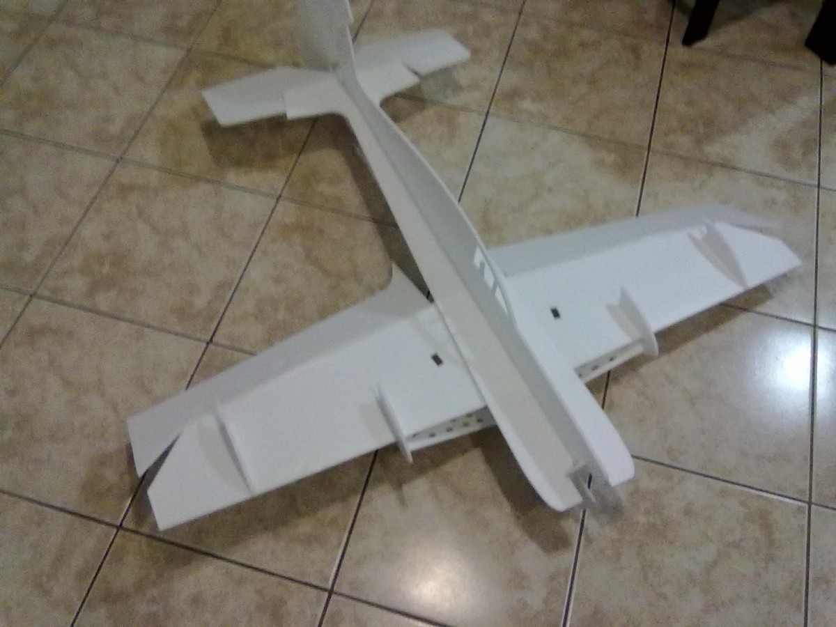 shock flyer extra 330 3d em 5mm com 120cm de asa o maior r 50 shock flyer completo