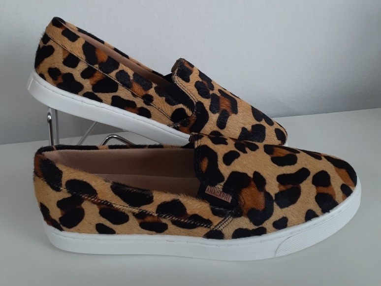 slip on anacapri animal print