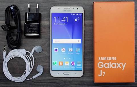 Smartphone Samsung Galaxy J7 Branco Usado - R$ 1.070,00 em
