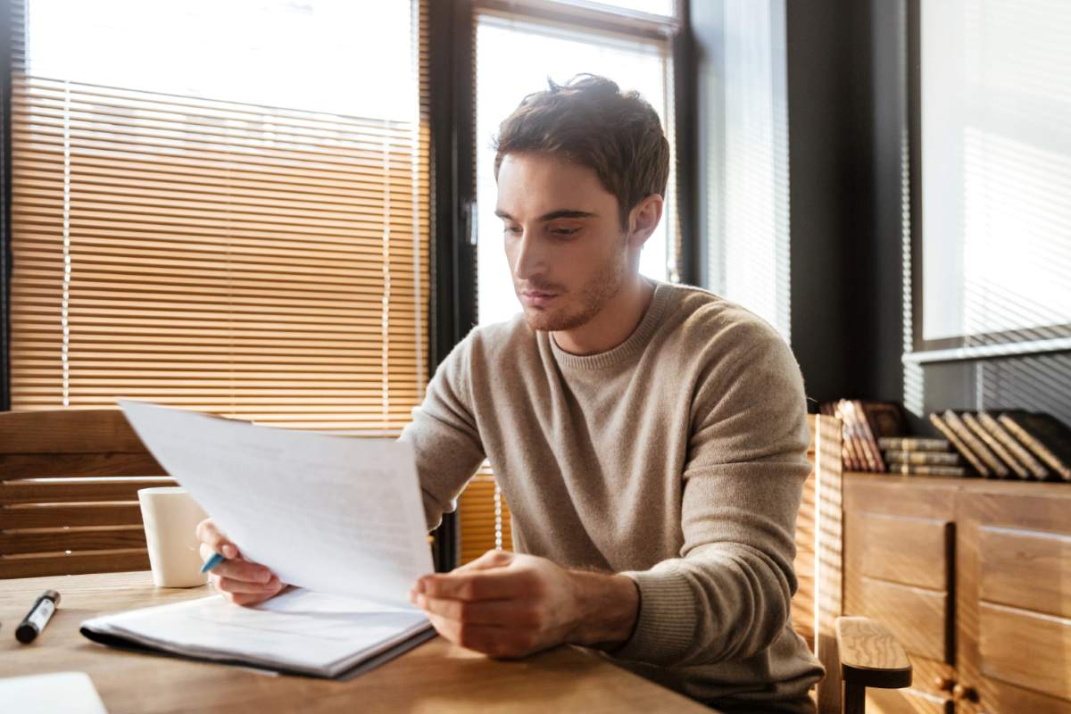 Cómo leer un contrato financiero antes de firmar