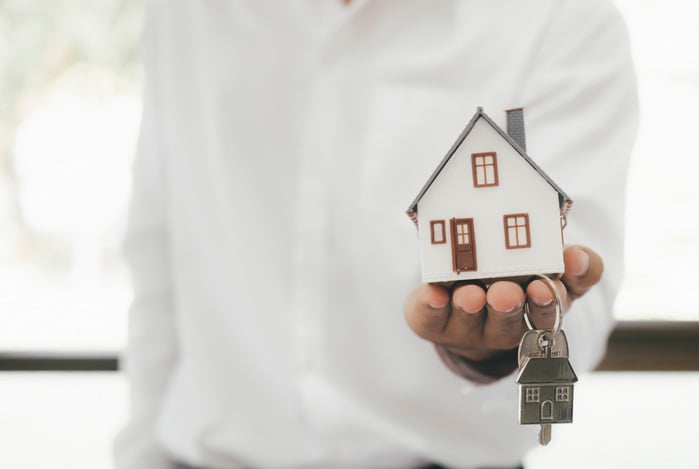 Empréstimo imobiliário vs pessoal: entenda as diferenças e qual compensa mais