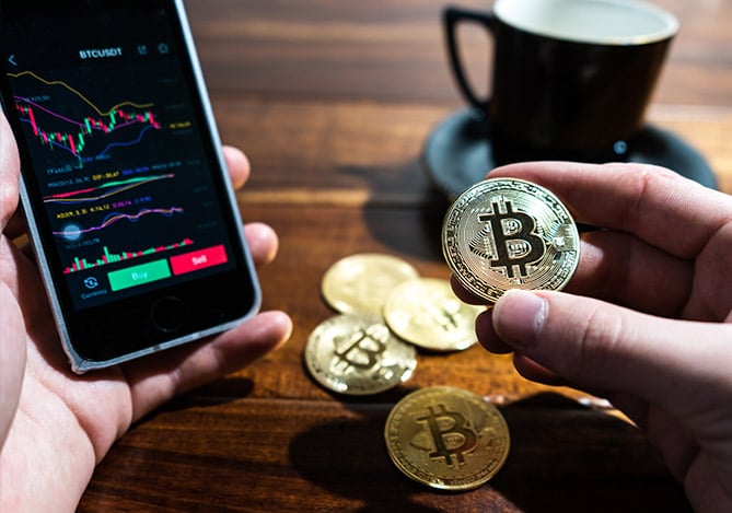 Mineração de criptomoedas: entenda como funciona e se vale a pena investir