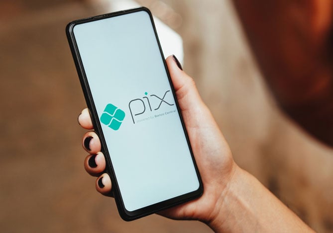 Pix no checkout: o que é e como funciona o pagamento instantâneo no seu e-commerce