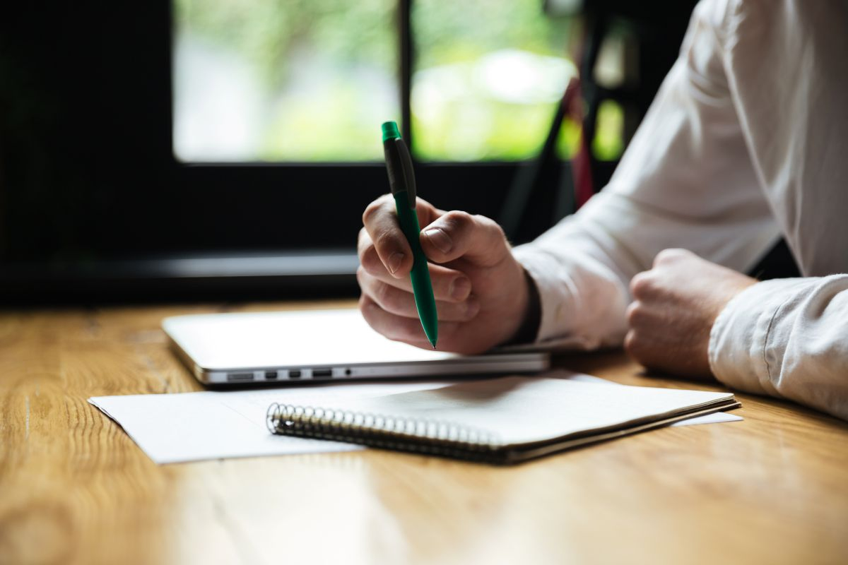 Checklist de cierre del primer semestre para negocios