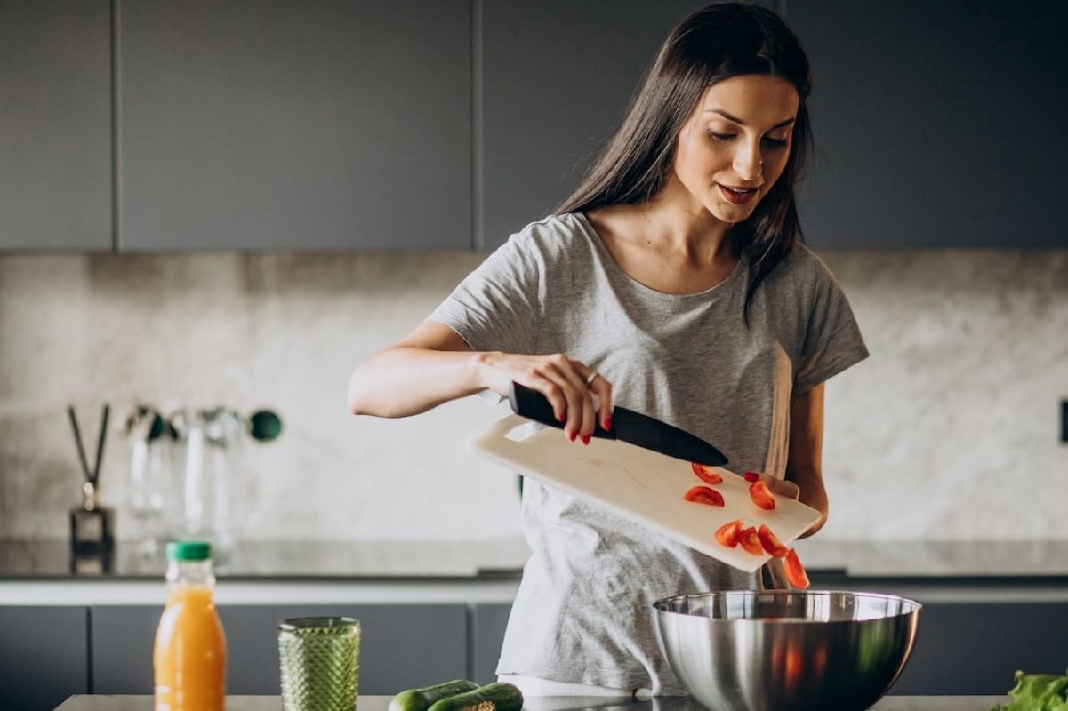 mujer-cocinando