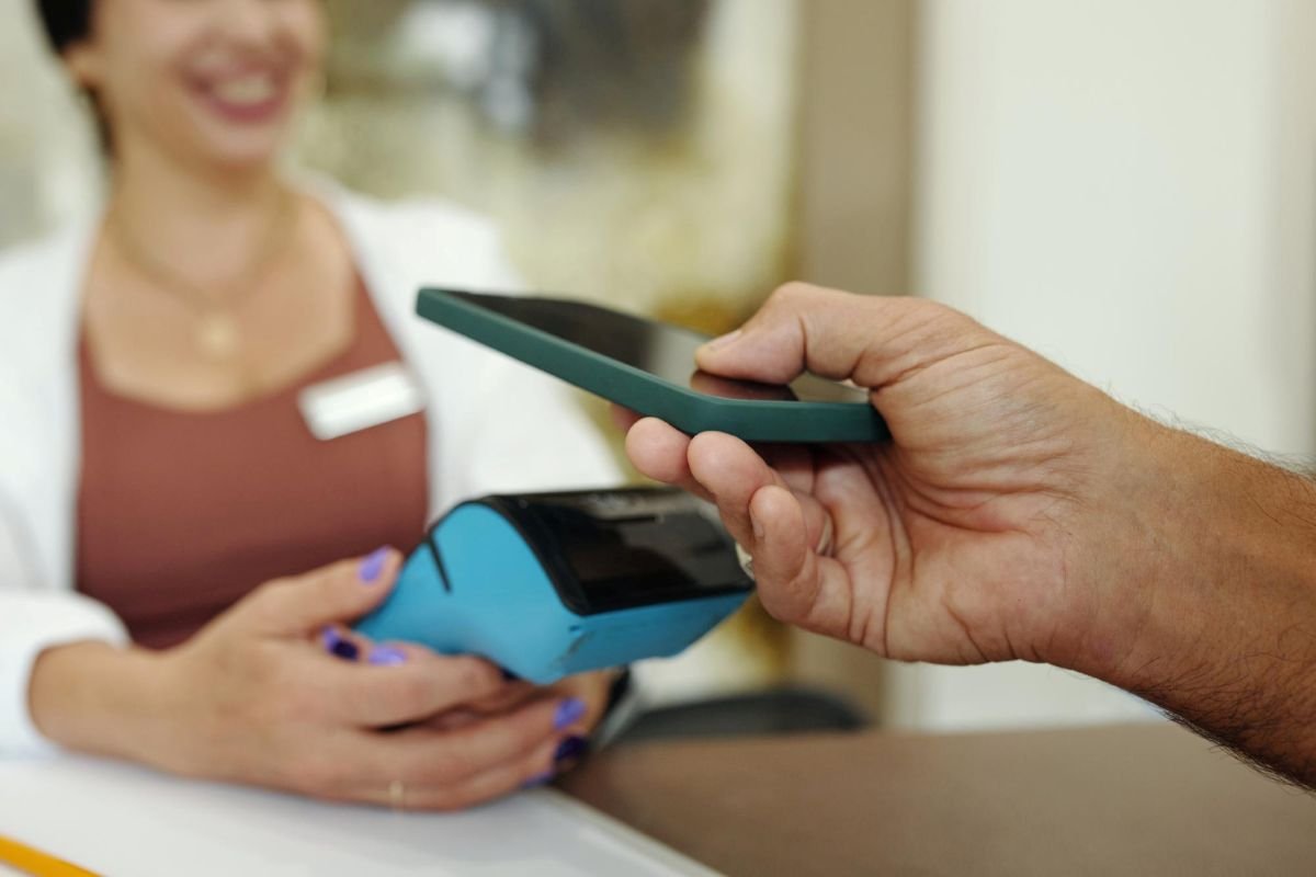 Diferencias entre el pago con chip, banda y contactless en tu Point