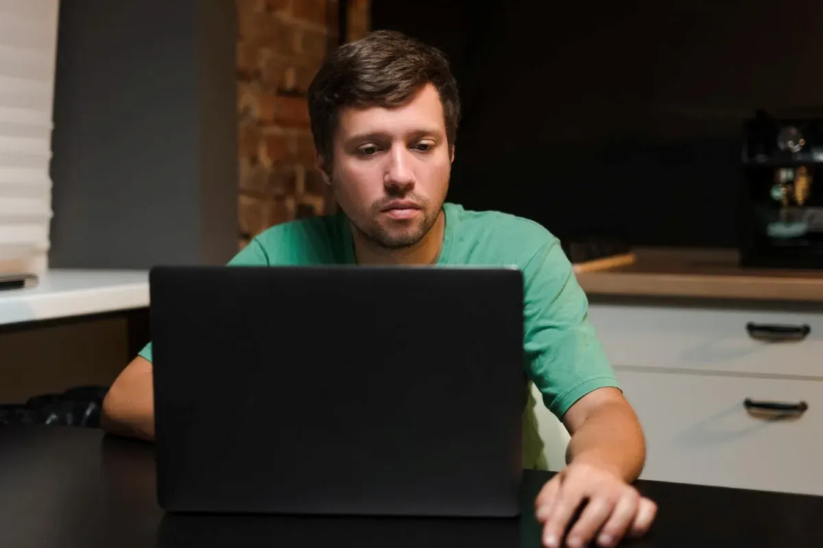 Qué puedo hacer si me estafan por internet