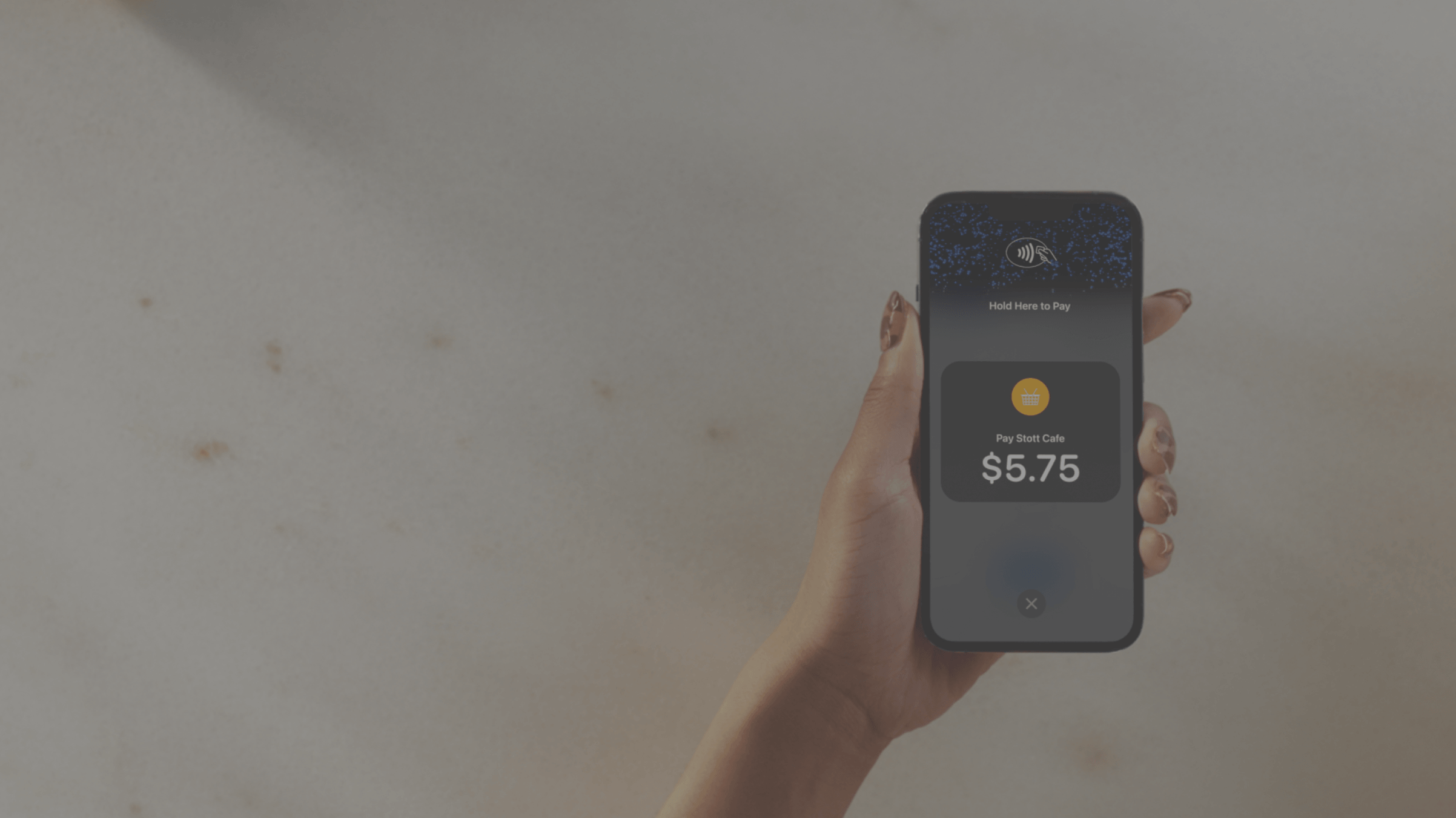 Demonstração do Tap to Pay no iPhone mostrando pagamento de R$ 5,75