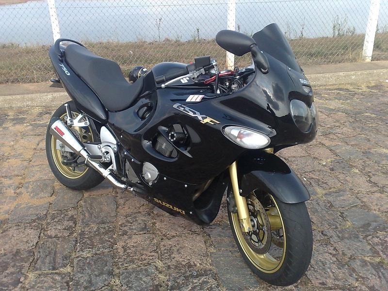 Suzuki Gsx 750 F Bolha Tipo Puig Da Bolha E Cia R 270