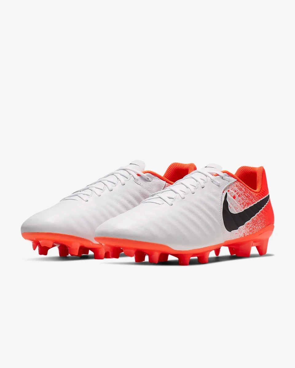 nike tiempo naranja y blanco