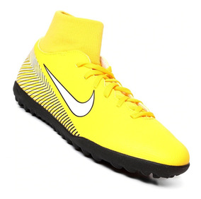 taquetes nike amarillos