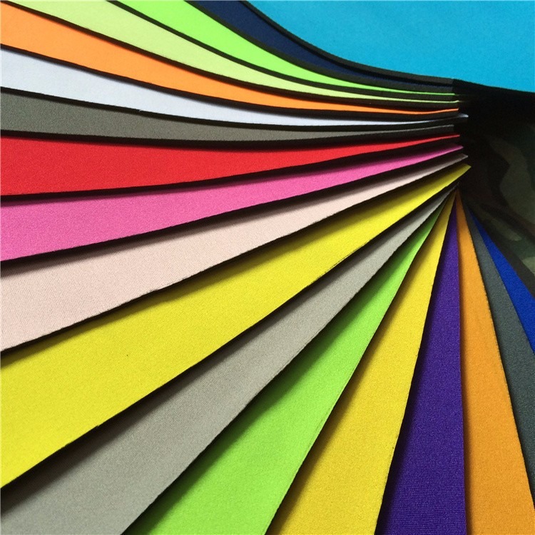 Tela Neopreno Textil Rollo 36m Cubierto Licra Varios Colores - $ 5,999.