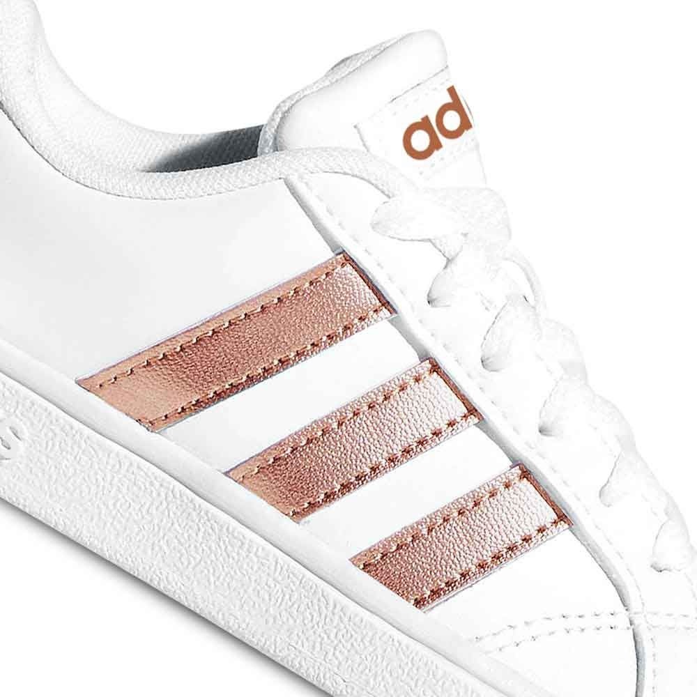 tenis adidas blancos con dorado