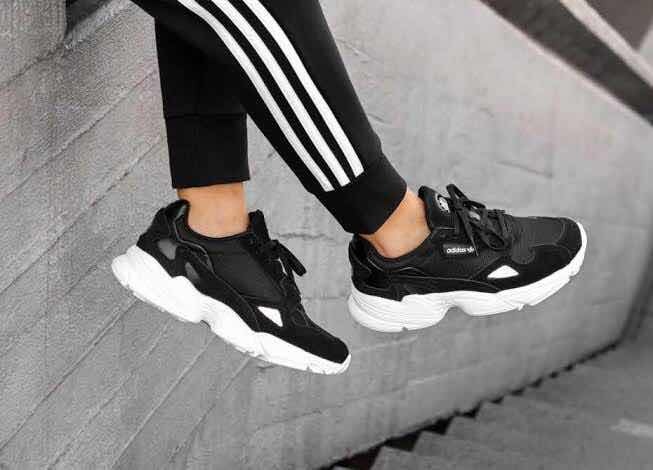 Facultad Estacionario en caso Adidas Falcon Negro Deals, SAVE 53%.