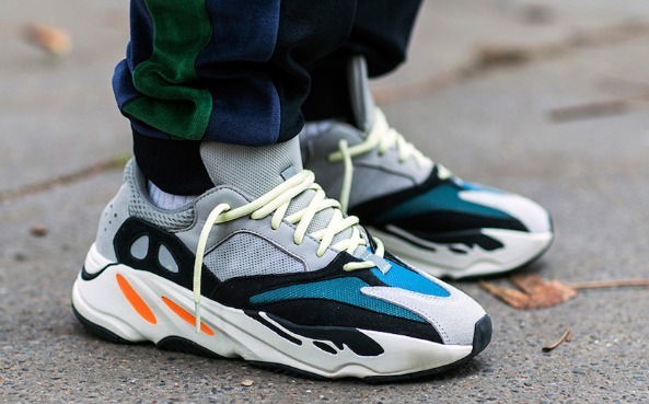 tenis adidas yeezy 700