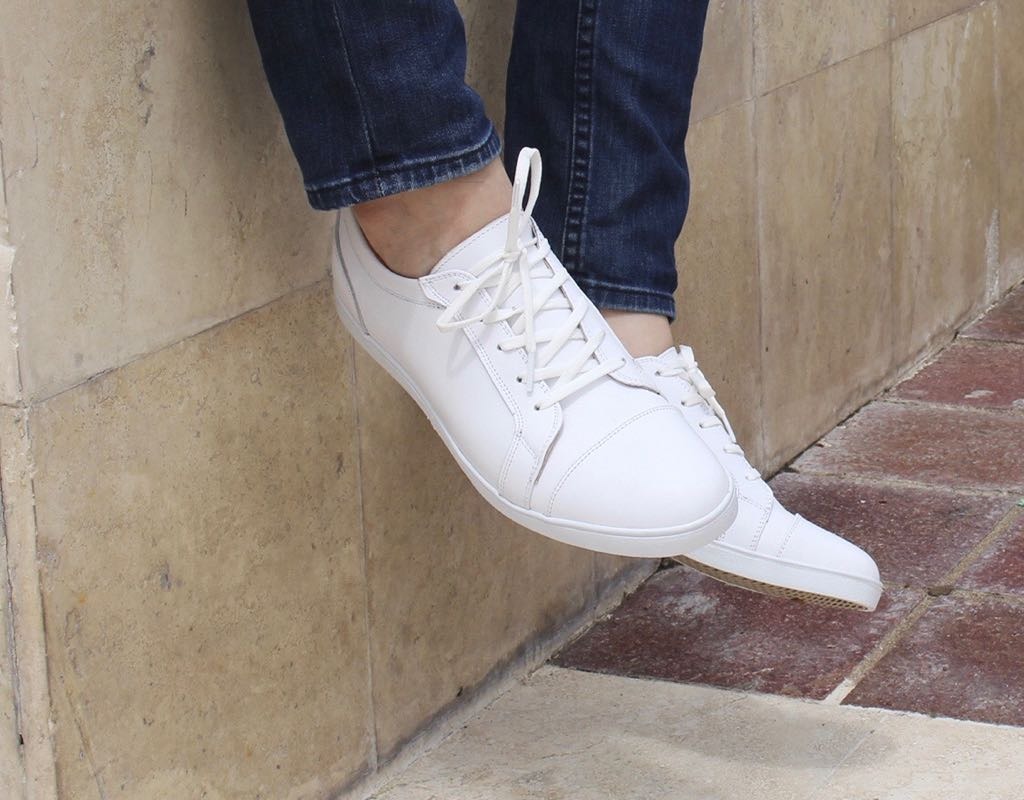 tenis blancos de piel para hombre