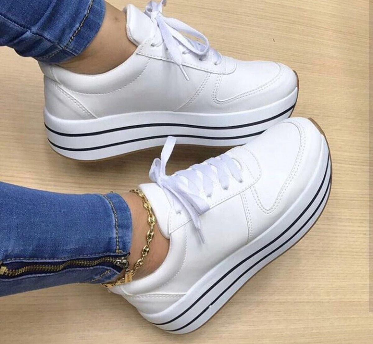 tenis blancos mujer de moda