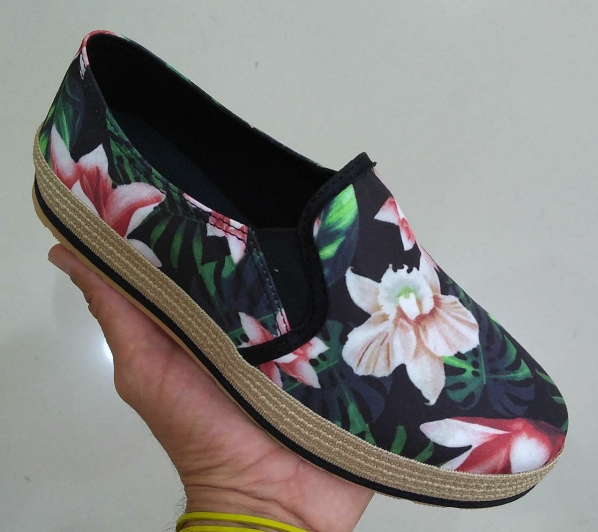 tenis slip on floral