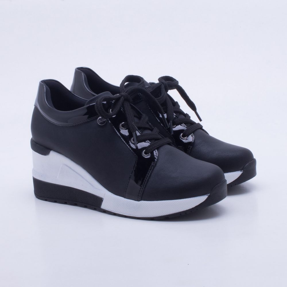 tenis salto alto preto