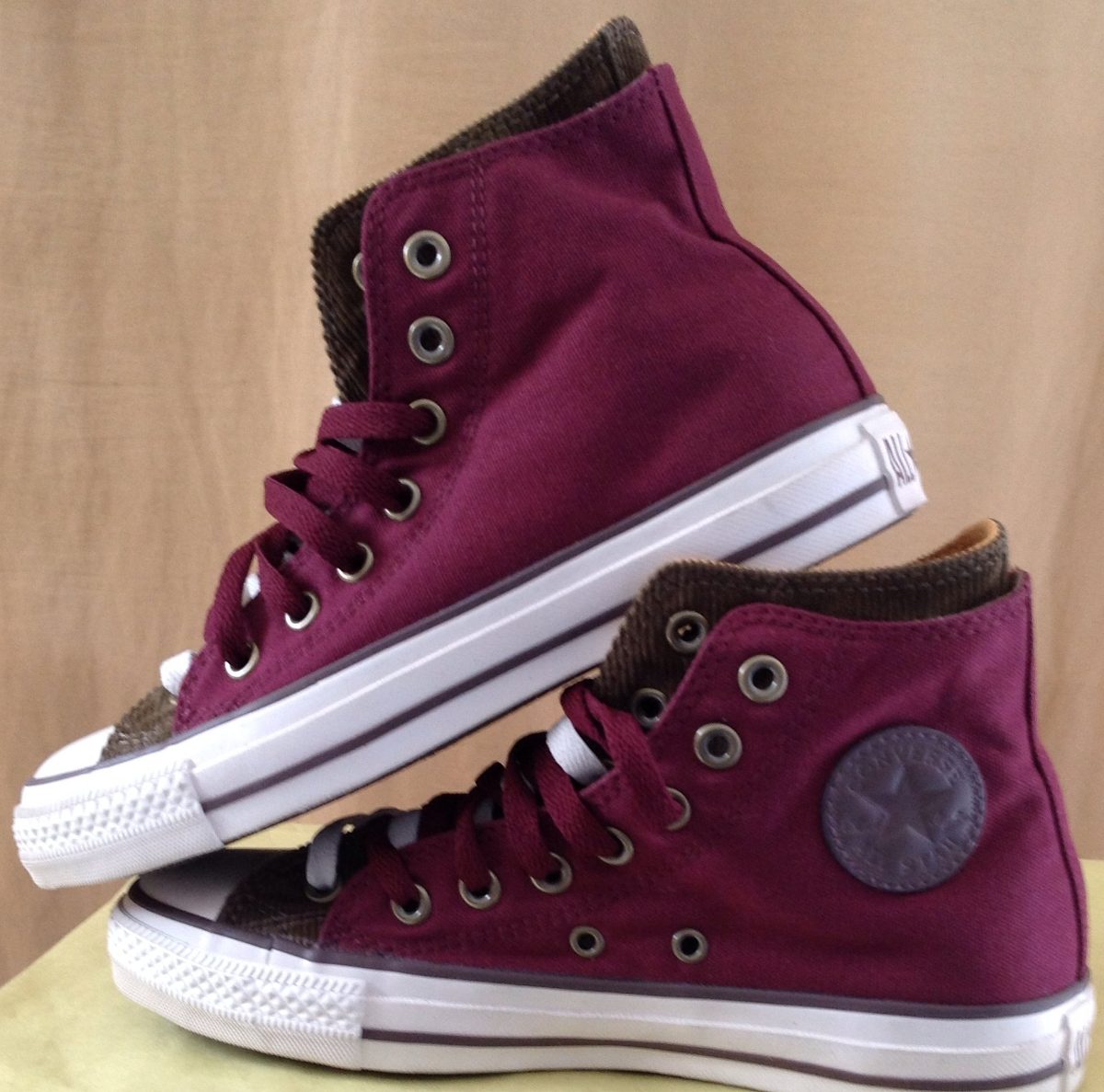 converse bota vinotinto