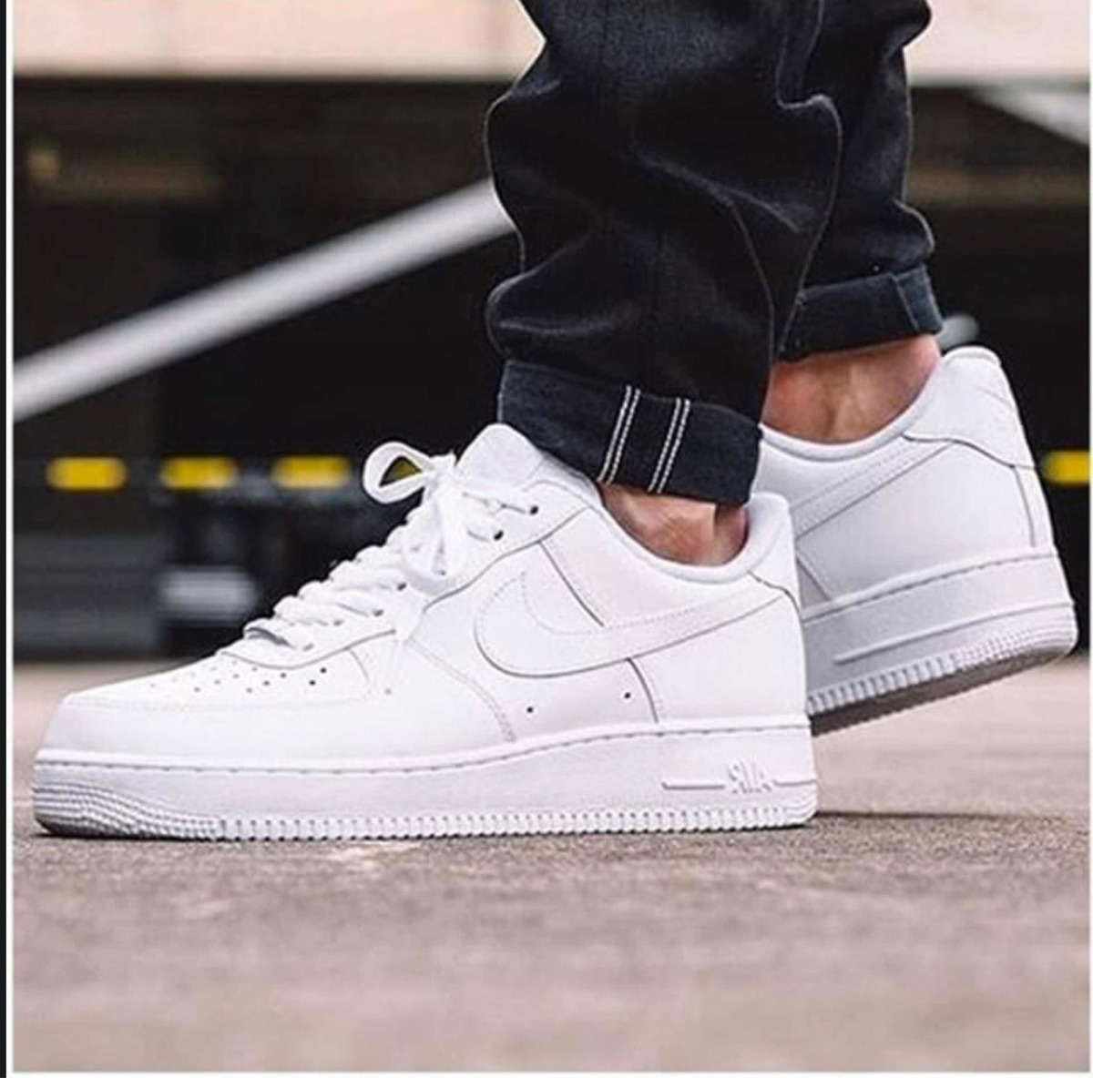 Arriba 104+ Foto Tenis Nike Air Force 1 White Pendant Mirada Tensa 09/2023