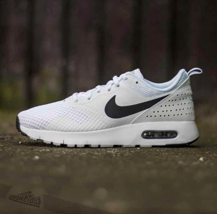 nike tavas blancos con negro