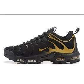 nike air max plus preto e dourado