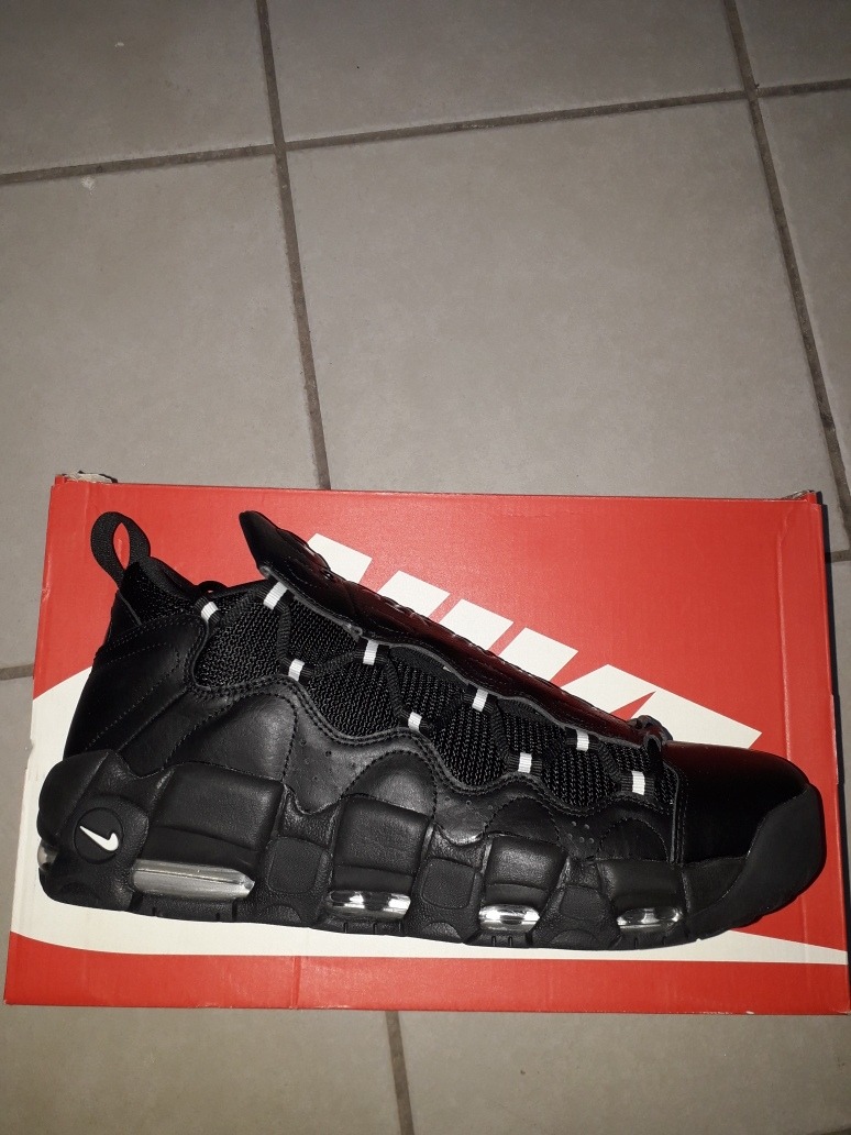 nike uptempo negros