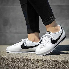 tenis nike blancos paloma negra