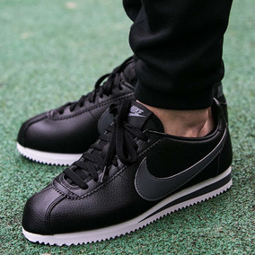 nike cortez negros con blanco