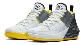 tenis jordan dorados con blanco