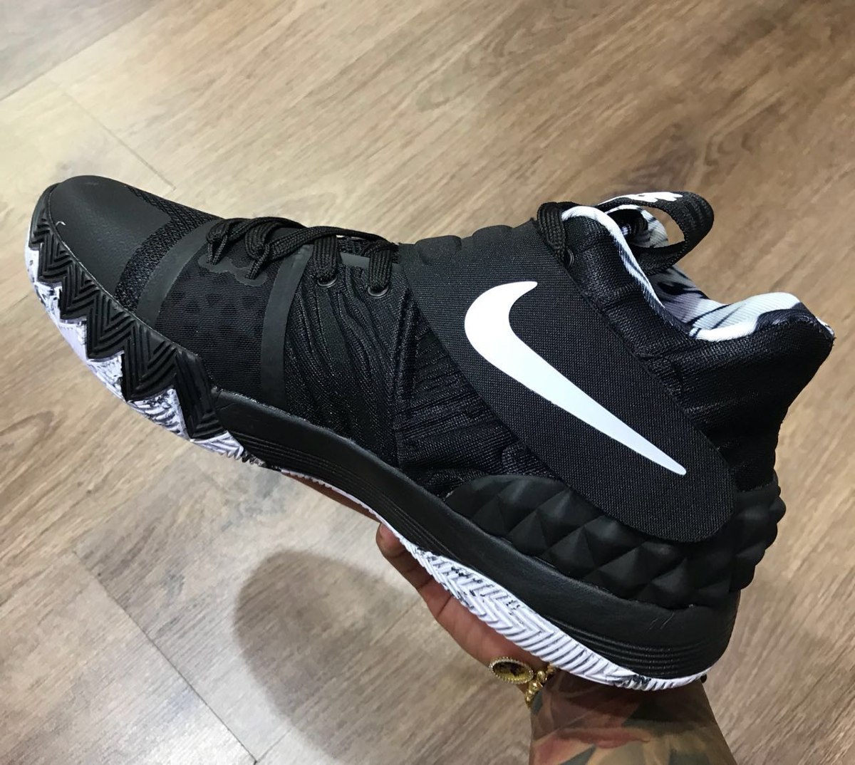 Kyrie Irving 4 Tenis : Kyrie Irving S Next Collab Is With A Tennis Star Complex : Of course