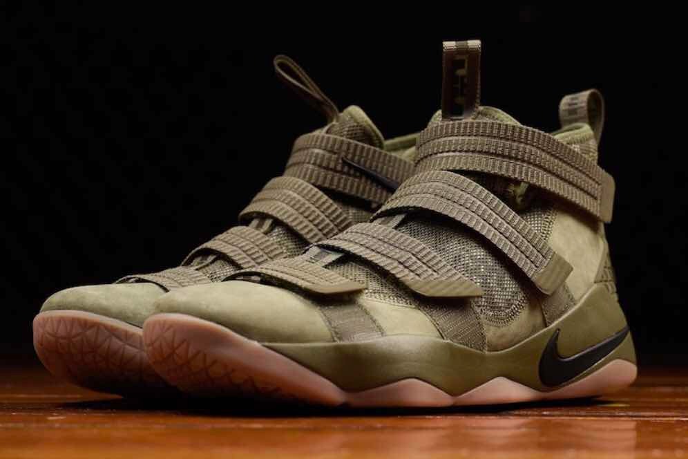 tenis lebron james camuflaje