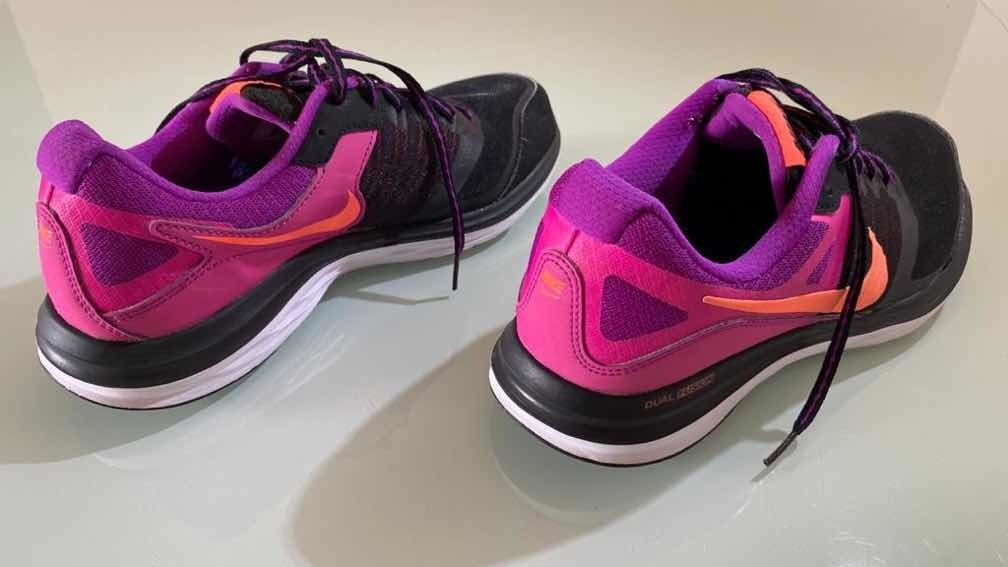 tenis fucsia nike