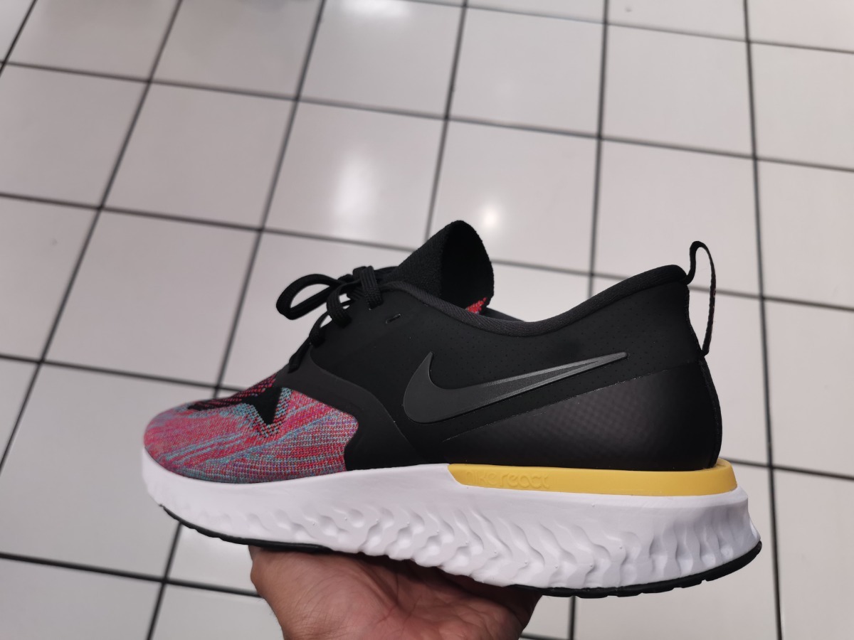 Tenis Nike Odyssey React Flyknit 2 Tenis Nike Odyssey React Flyknit 2