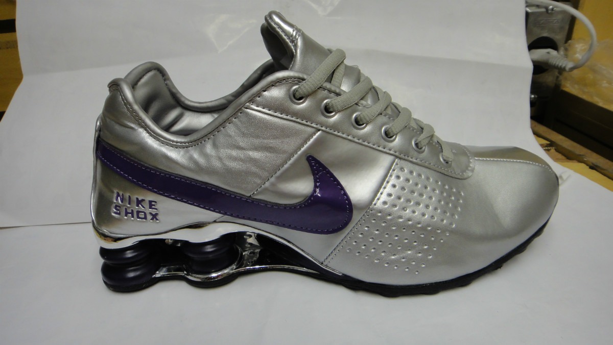 nike shox prata feminino