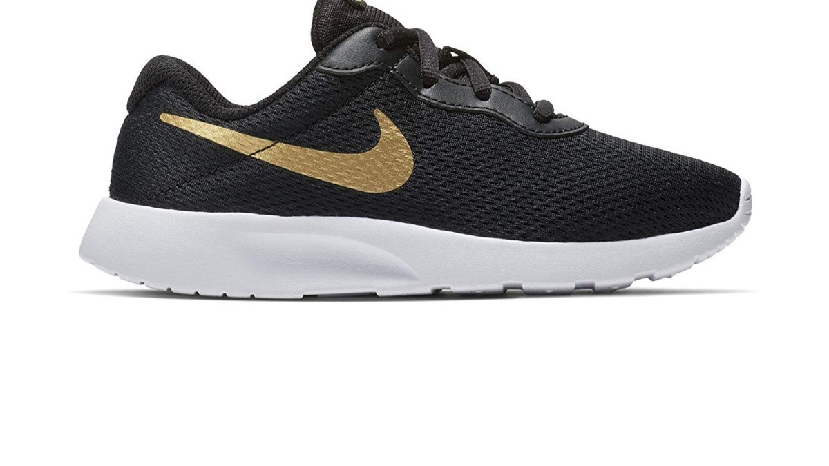 zapatos nike negro con dorado