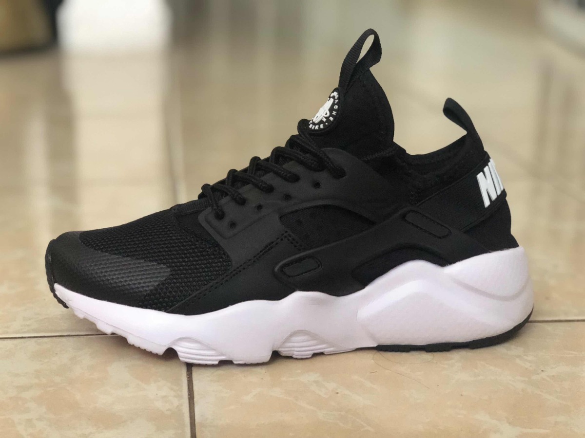 huarache negras con blanco