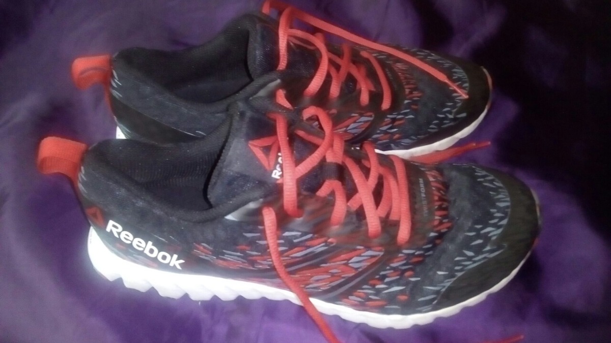 tenis reebok negro con rojo