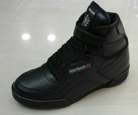 reebok bota negra