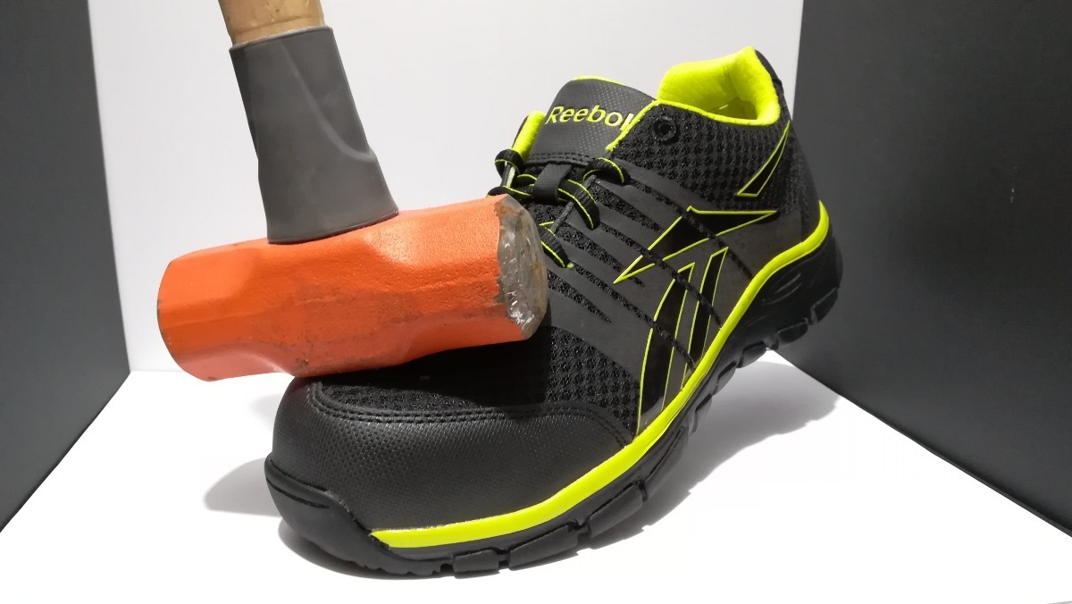 Reebok con casquillo Clearance