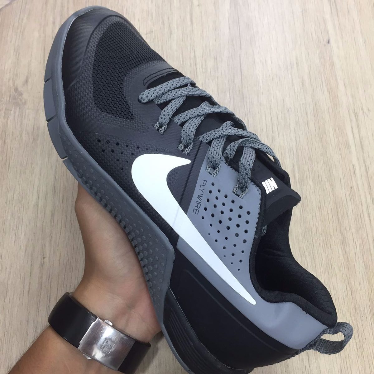 tenis nike flywire